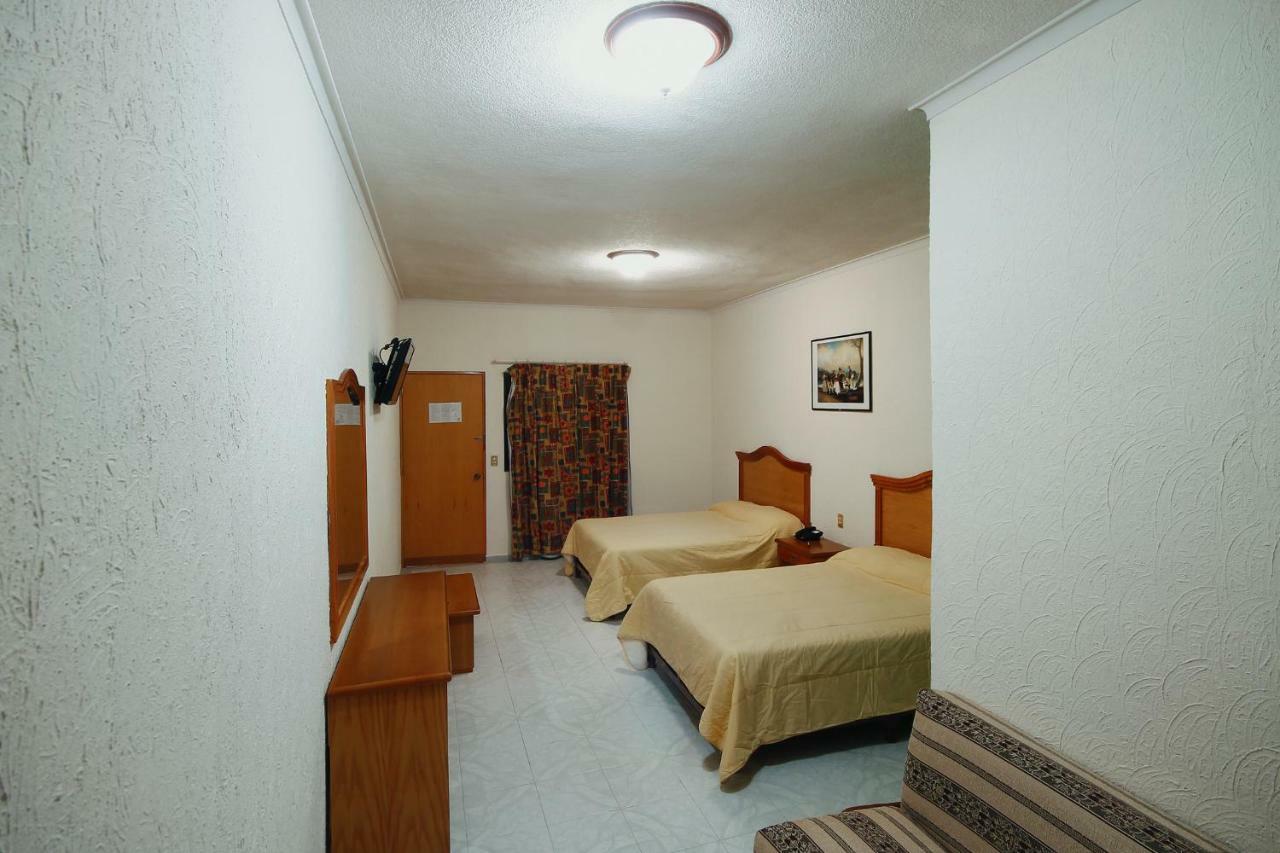 Hotel El Conquistador Monarca. Ситакуаро Экстерьер фото