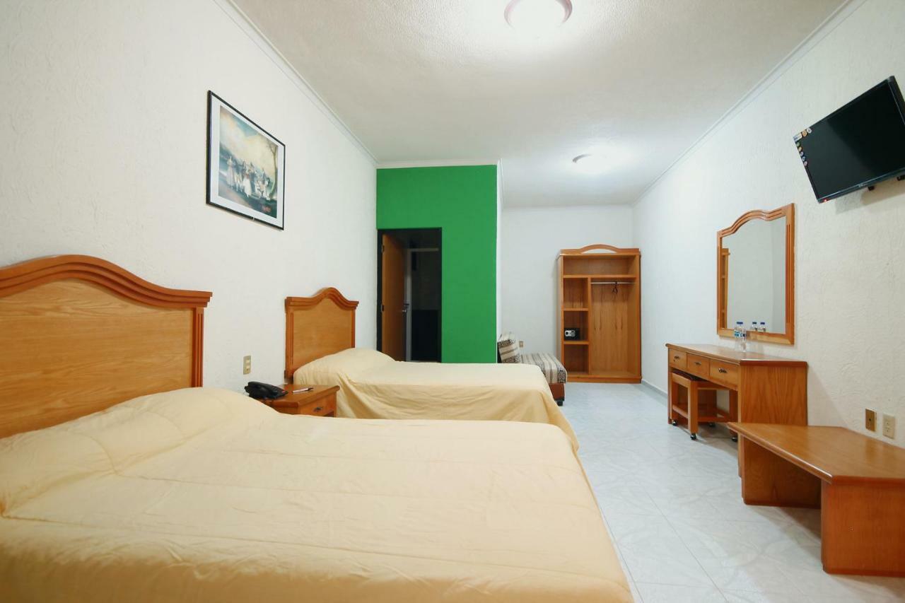 Hotel El Conquistador Monarca. Ситакуаро Экстерьер фото