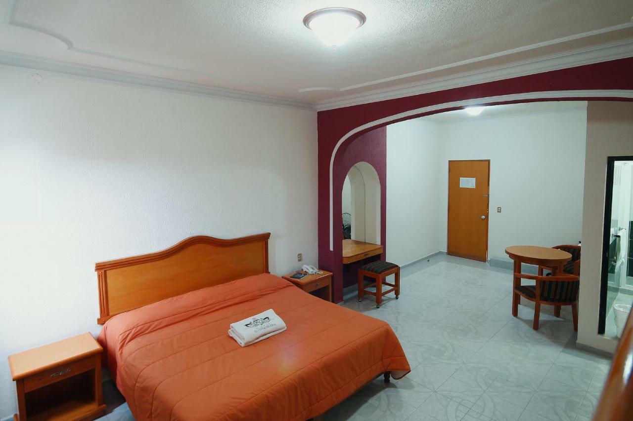 Hotel El Conquistador Monarca. Ситакуаро Экстерьер фото