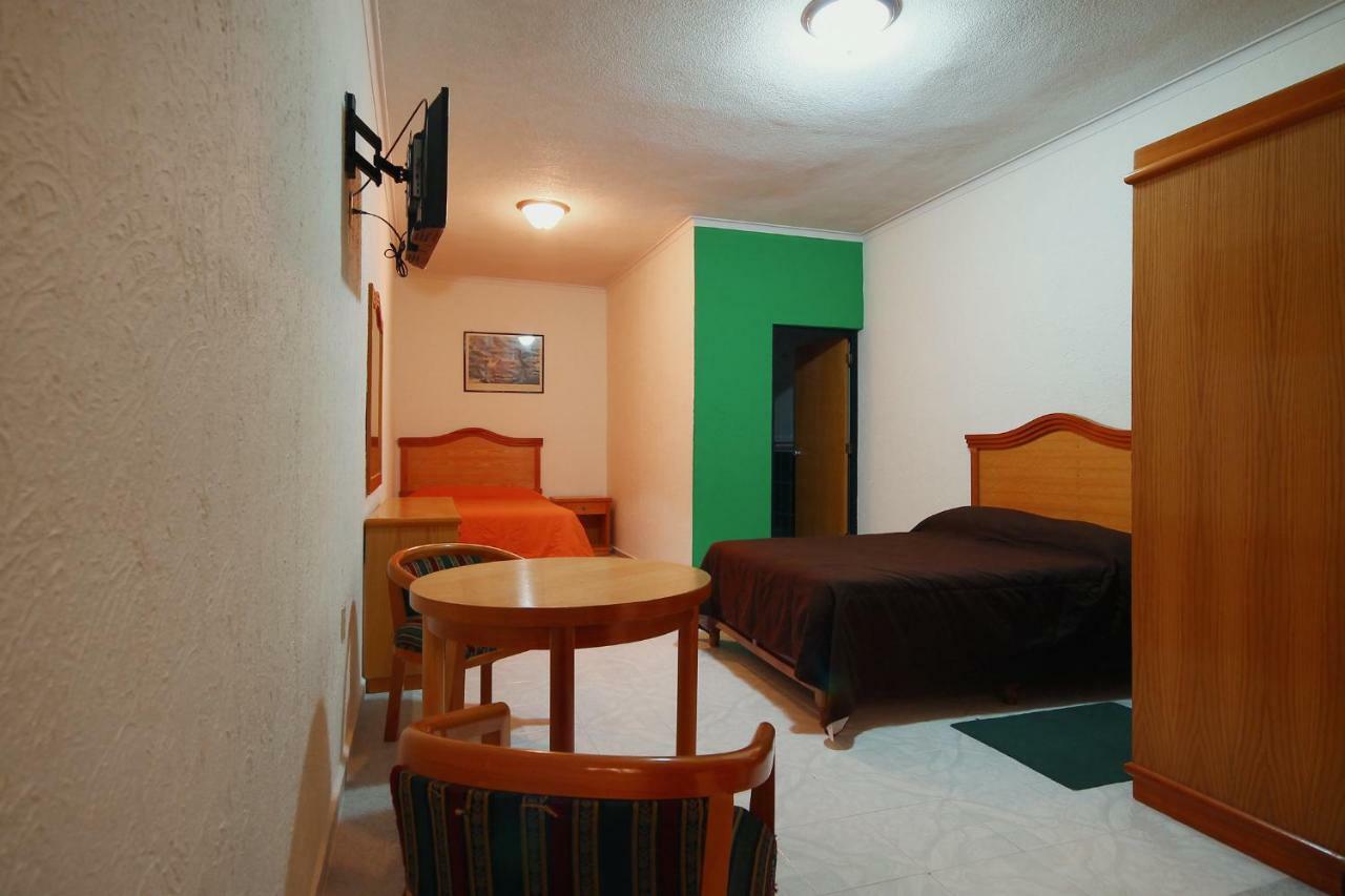 Hotel El Conquistador Monarca. Ситакуаро Экстерьер фото