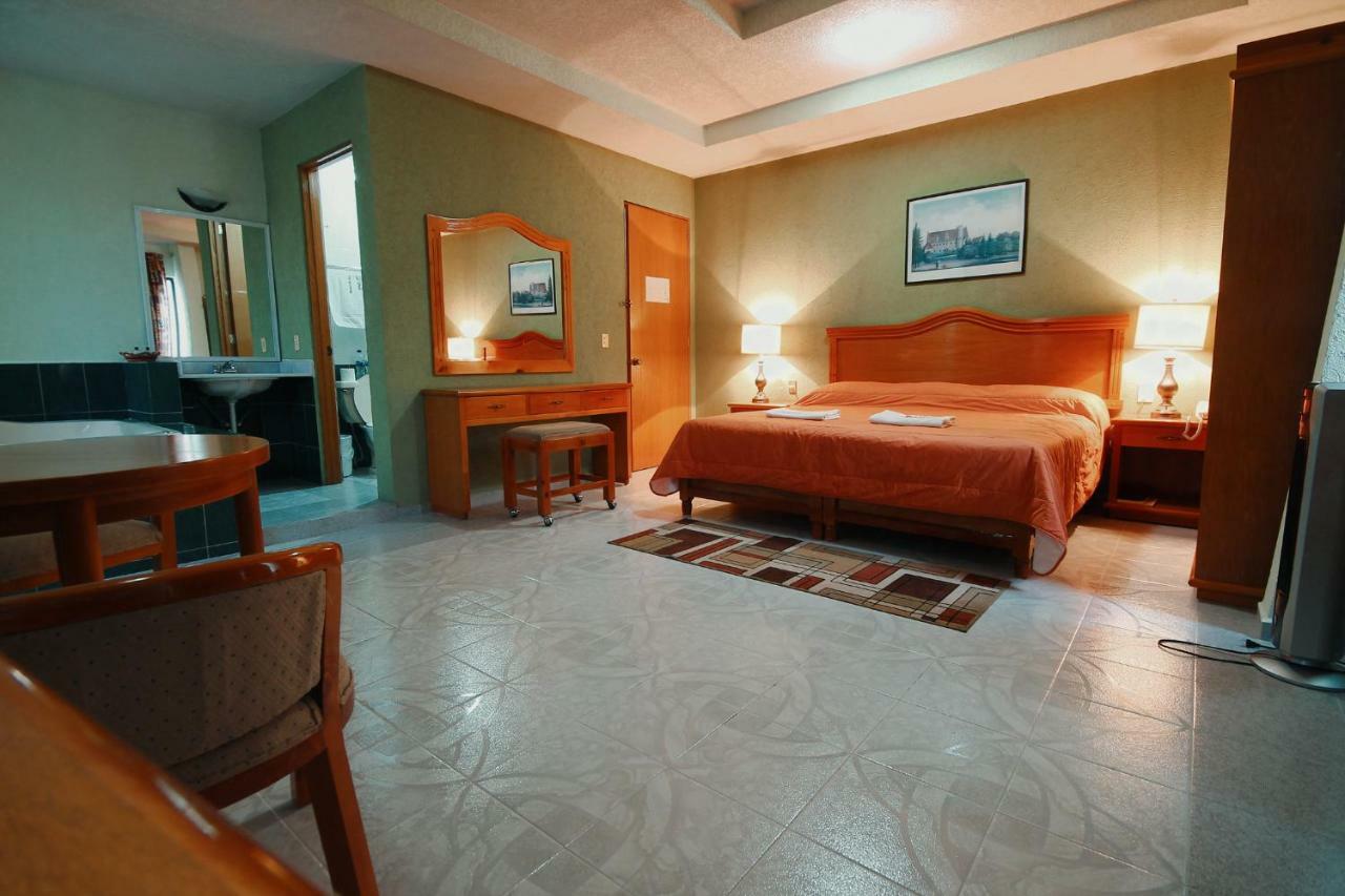 Hotel El Conquistador Monarca. Ситакуаро Экстерьер фото