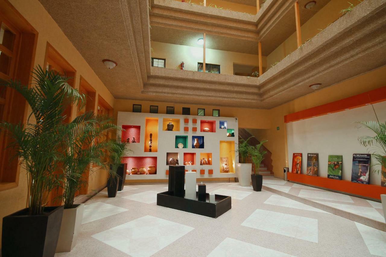 Hotel El Conquistador Monarca. Ситакуаро Экстерьер фото