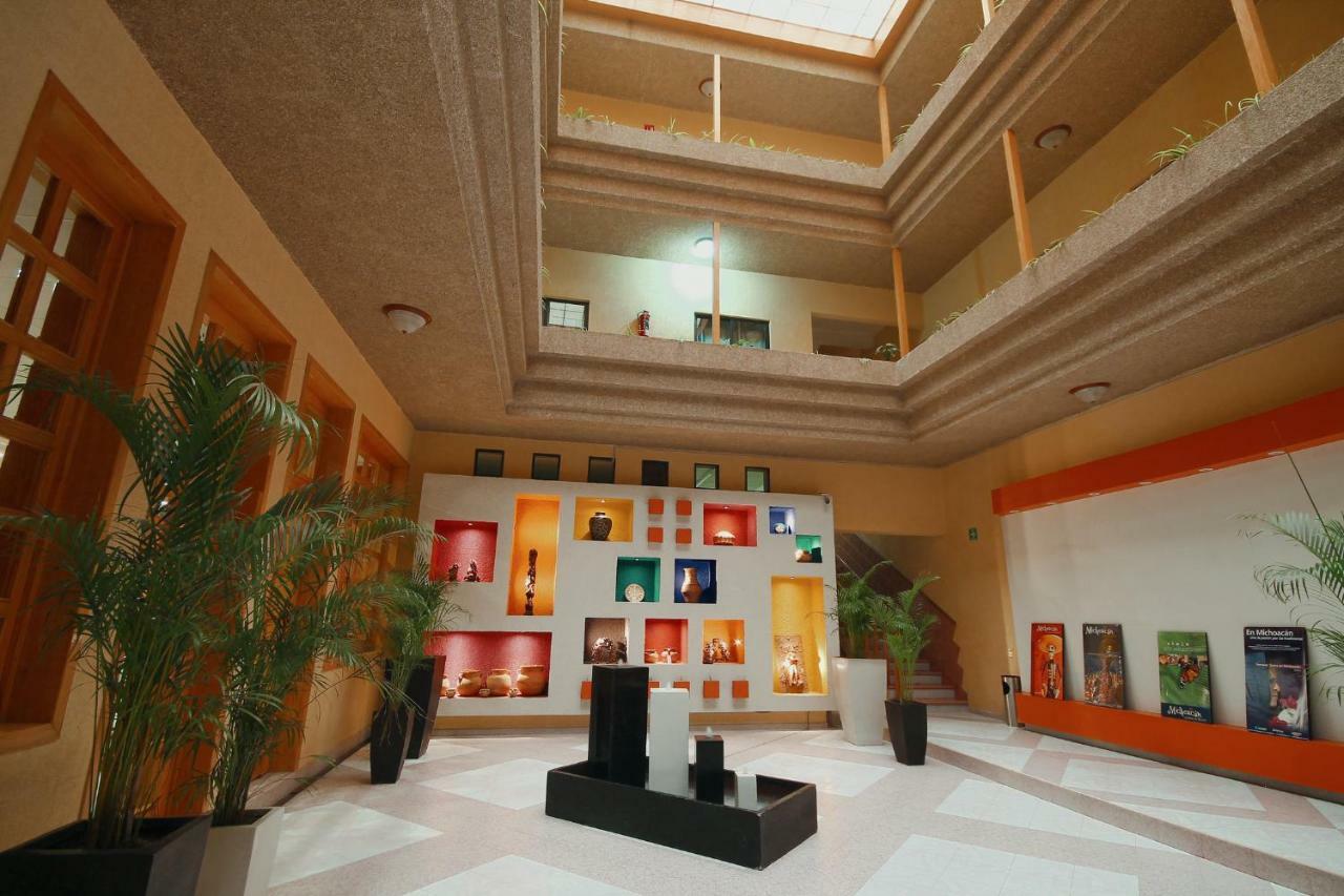 Hotel El Conquistador Monarca. Ситакуаро Экстерьер фото