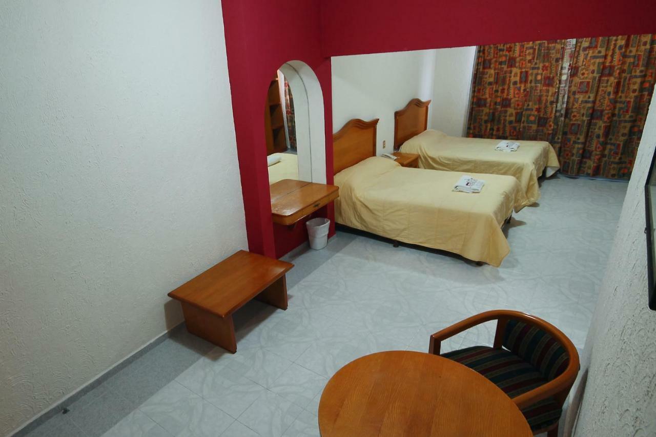 Hotel El Conquistador Monarca. Ситакуаро Экстерьер фото