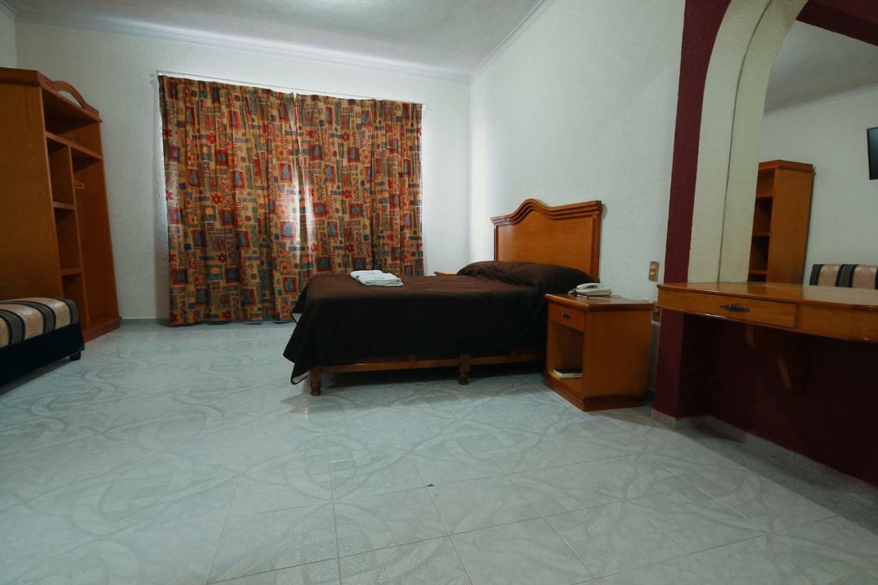 Hotel El Conquistador Monarca. Ситакуаро Экстерьер фото