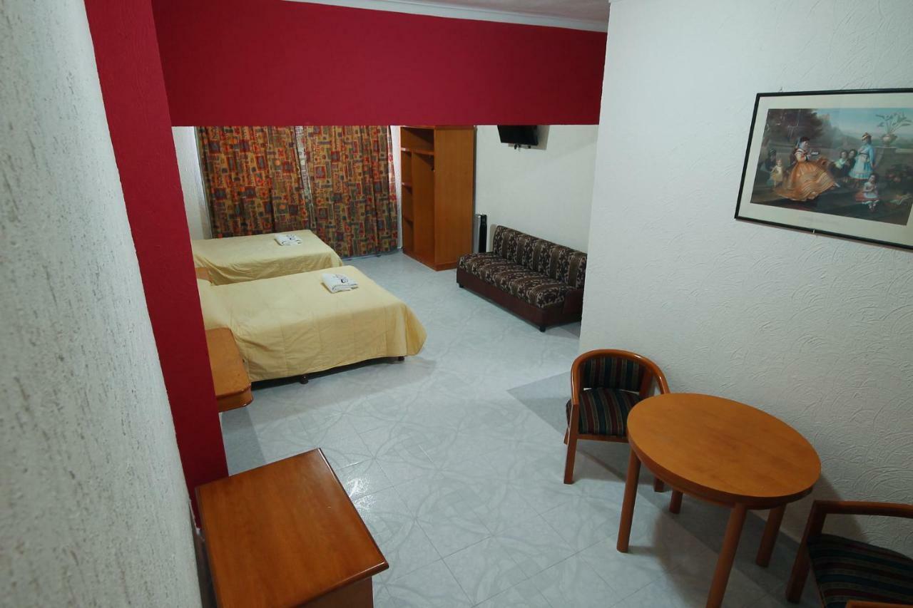 Hotel El Conquistador Monarca. Ситакуаро Экстерьер фото