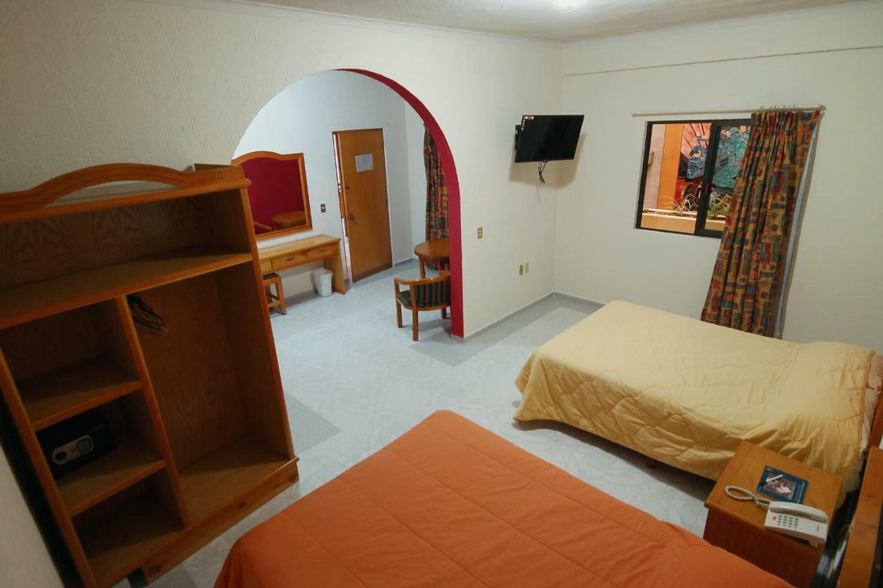 Hotel El Conquistador Monarca. Ситакуаро Экстерьер фото