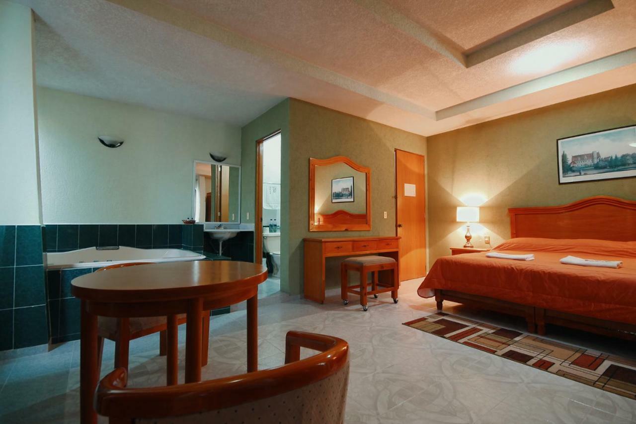 Hotel El Conquistador Monarca. Ситакуаро Экстерьер фото