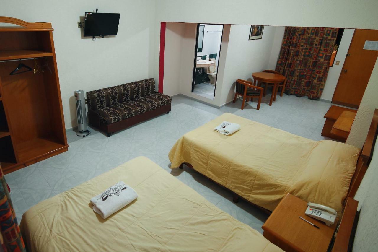 Hotel El Conquistador Monarca. Ситакуаро Экстерьер фото